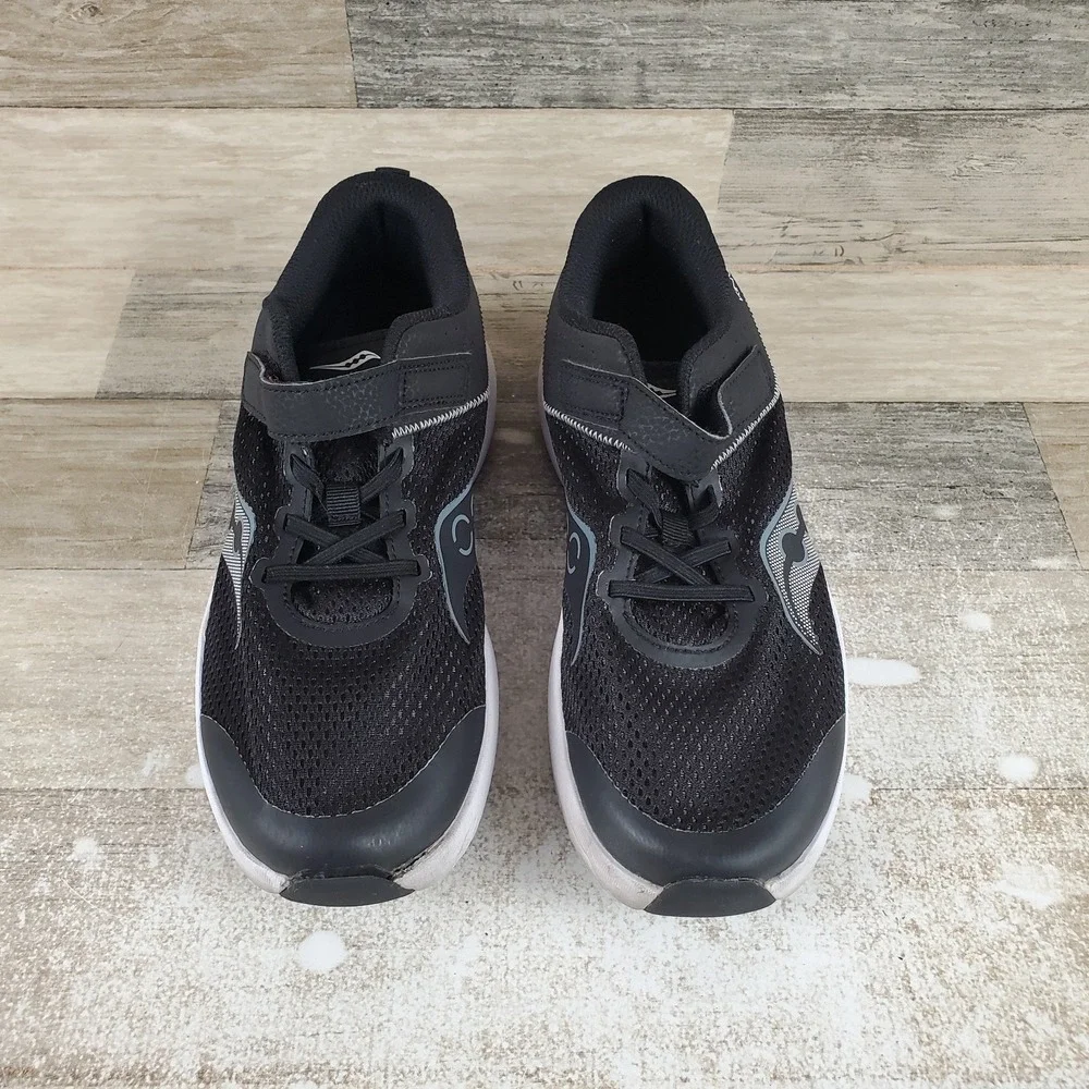 Saucony Kinvara 14 A/C Kids Shoes Sz 5 M Running Black Mesh Hook & Loop Sneakers